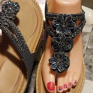 Beaded Floral Slipon Sandals